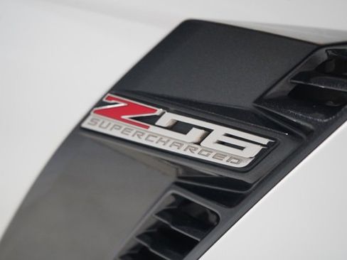Used 2016 Chevrolet Corvette Z06 w/ 3LZ Preferred Equipment Group image 34