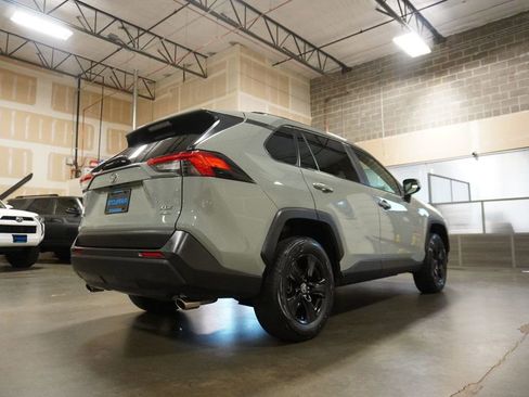 Used 2022 Toyota RAV4 XLE image 5