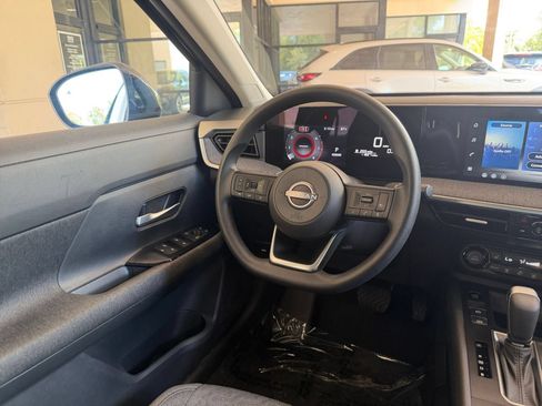 Used 2026 Nissan Kicks SV w/ Cold Weather Package FWD image 29