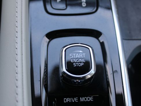 Used 2021 Volvo XC90 T8 Inscription w/ Advanced Package image 29