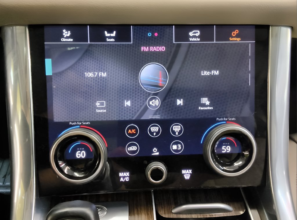 Used 2018 Land Rover Range Rover Sport HSE AWD/4WD image 17