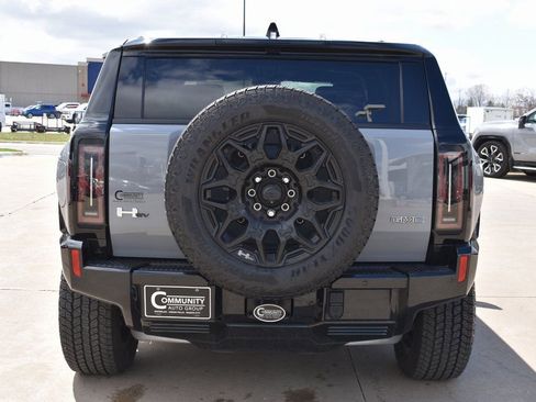 New 2025 GMC Hummer EV 2X w/ LPO, Illumination Package image 6