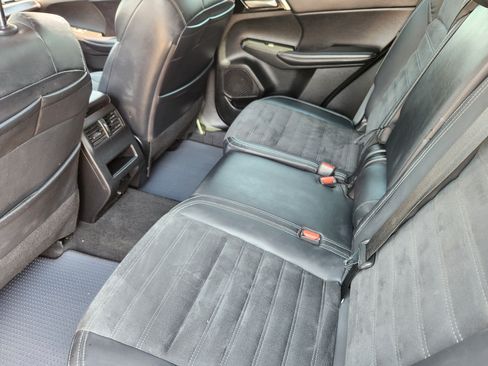 Used 2023 Mitsubishi Outlander SE AWD/4WD image 19
