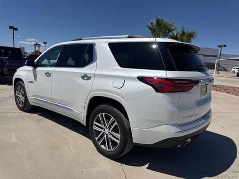 Used 2023 Chevrolet Traverse High Country w/ LPO, Floor Liner Package AWD/4WD image 3