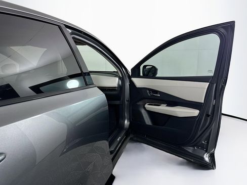 Used 2023 Nissan Ariya AWD image 35