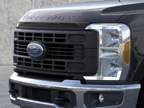 New 2026 Ford F250 XL AWD/4WD image 17