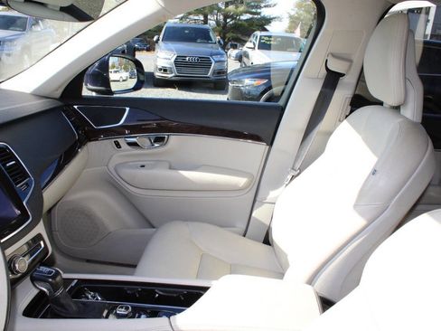 Used 2016 Volvo XC90 T6 Momentum w/ Momentum Plus Package image 14