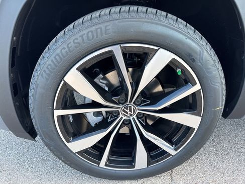 New 2026 Volkswagen Atlas SEL Premium R-Line AWD/4WD image 9