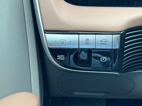 Certified 2024 Hyundai Ioniq 5 Limited AWD/4WD image 37