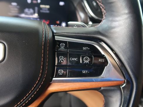 Used 2022 Jeep Grand Cherokee Summit AWD/4WD image 22