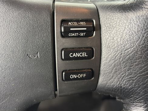 Used 2011 Nissan Titan SV w/ SV Premium Utility Pkg AWD/4WD image 32