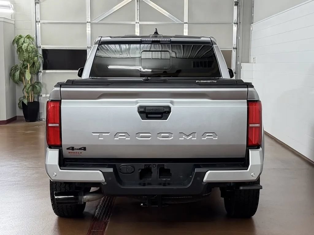 Used 2024 Toyota Tacoma TRD Sport w/ TRD Sport Upgrade Package AWD/4WD image 4