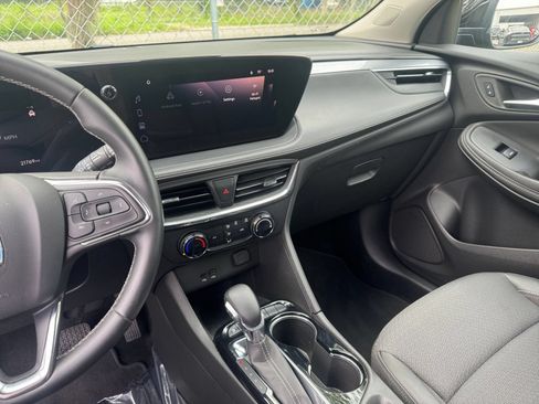Used 2025 Buick Encore GX Preferred FWD image 16