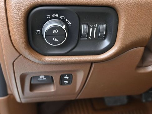 Used 2019 RAM 1500 Laramie AWD/4WD image 20