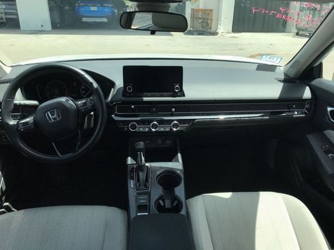 Used 2024 Honda Civic EX image 9