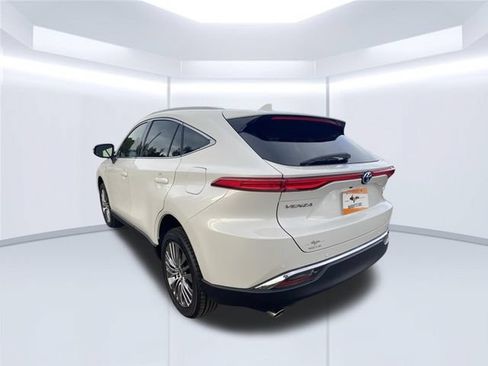 Used 2021 Toyota Venza Limited AWD/4WD image 11