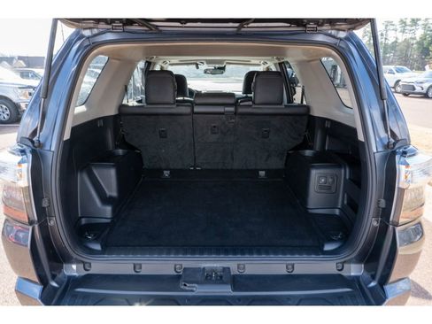 Used 2020 Toyota 4Runner SR5 Premium image 14