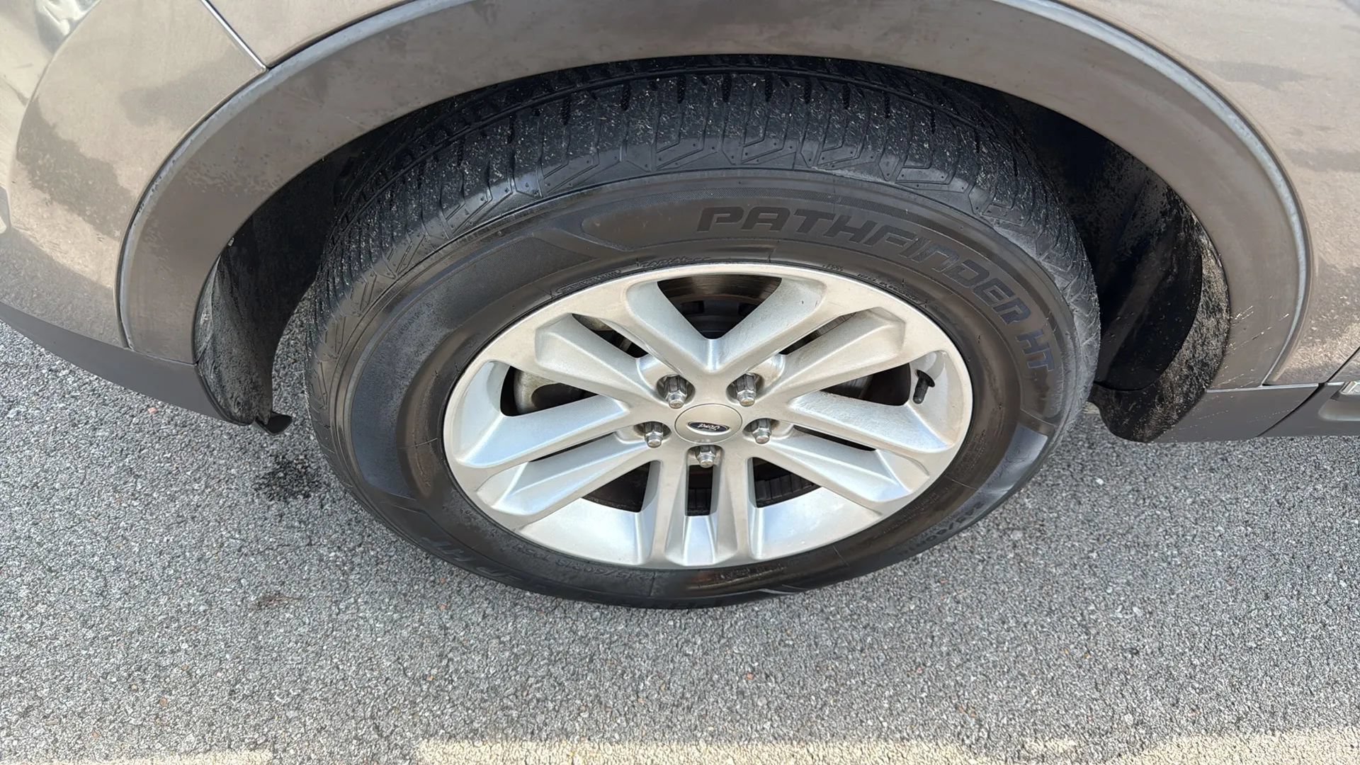 Used 2014 Ford Explorer XLT w/ Equipment Group 201A FWD image 25