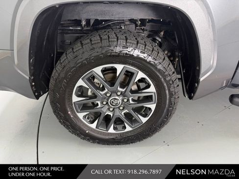 Used 2023 Toyota Tundra Limited AWD/4WD image 13