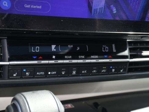 Certified 2025 Toyota Sienna Platinum AWD/4WD image 16