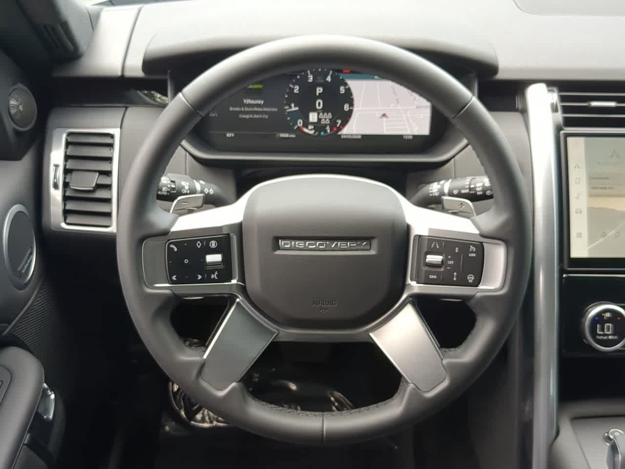 Certified 2025 Land Rover Discovery S AWD/4WD image 25