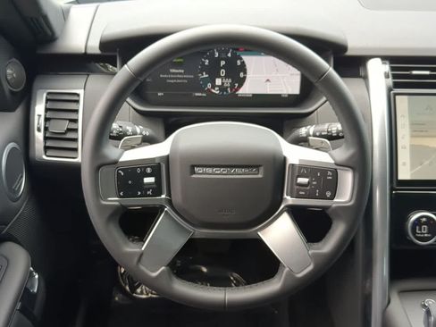 Used 2025 Land Rover Discovery S AWD/4WD image 25