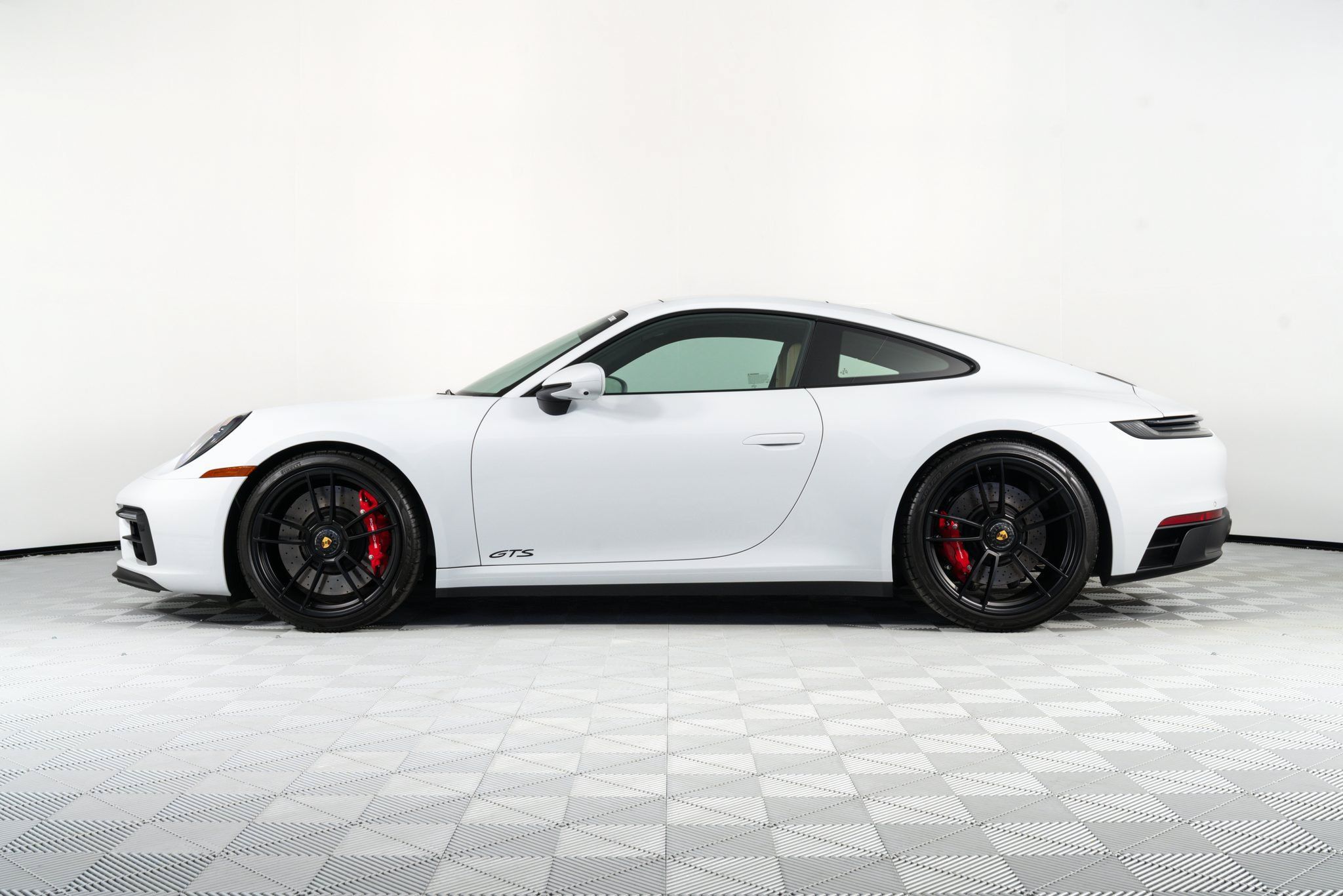 Used 2023 Porsche 911 Carrera S RWD image 17