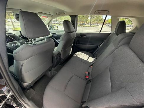 Used 2026 Toyota Corolla Cross LE FWD image 22