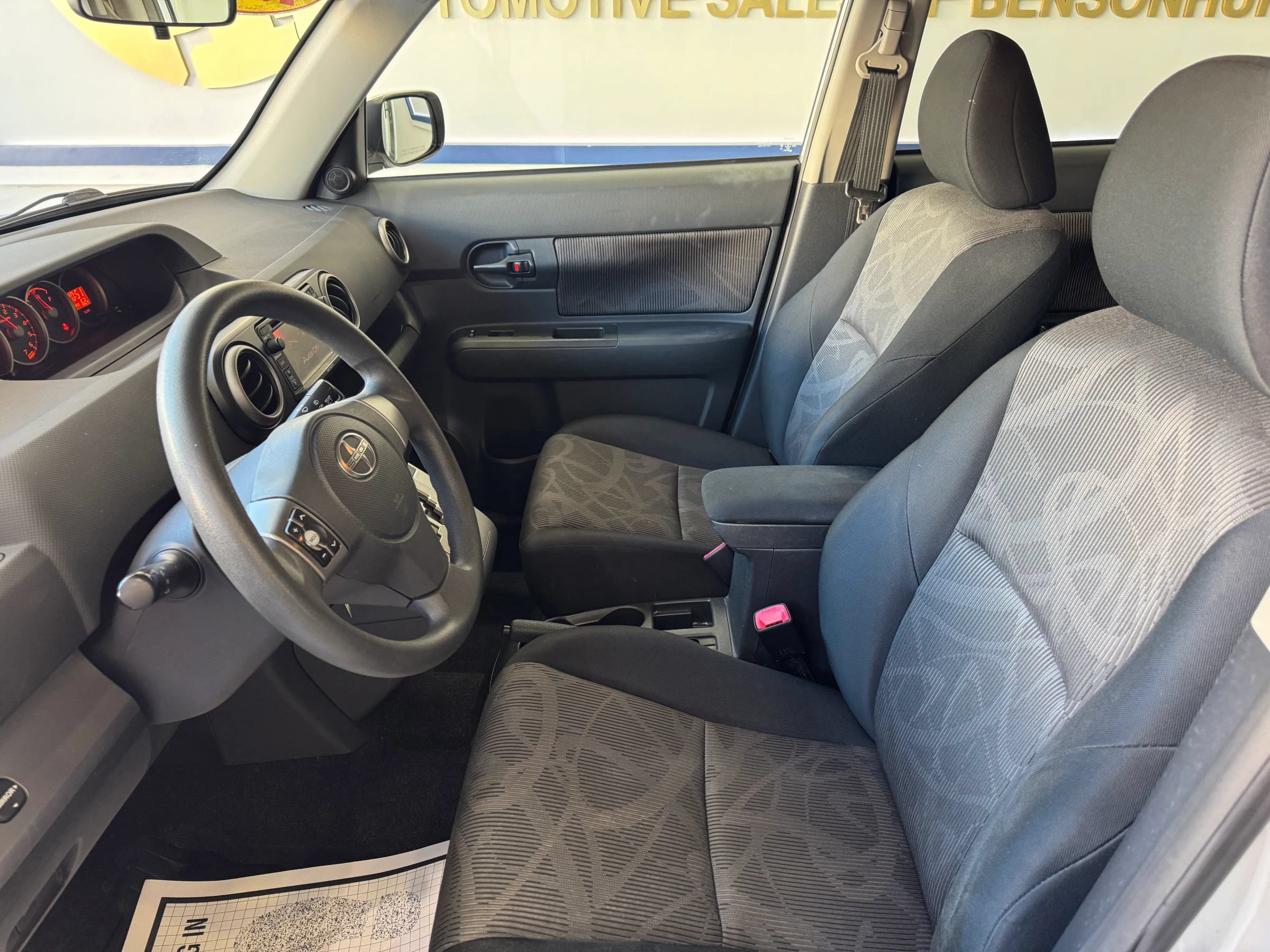 Used 2014 Scion xB FWD image 22