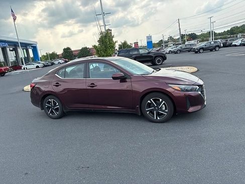 Used 2025 Nissan Sentra SV FWD image 4