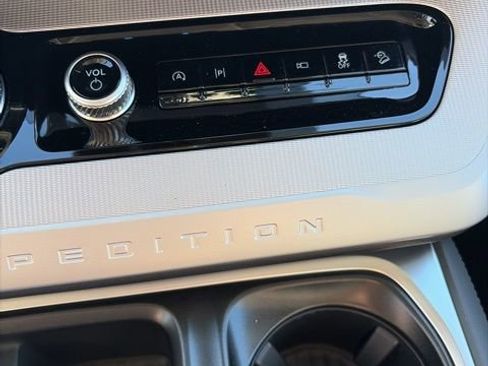 New 2026 Ford Expedition Active image 41