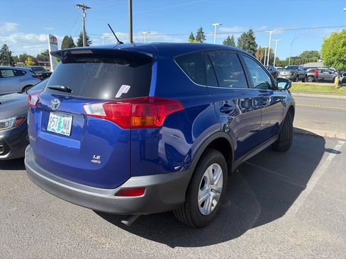 Used 2015 Toyota RAV4 LE AWD/4WD image 5