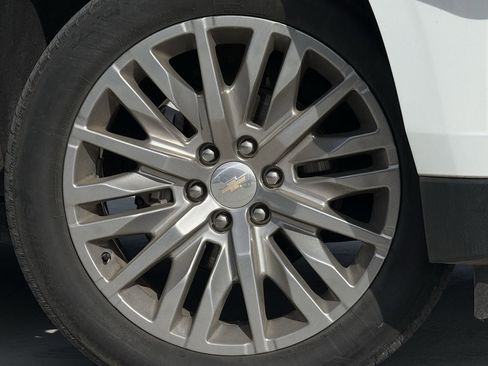 Certified 2024 Chevrolet Suburban LT w/ Luxury Package image 7