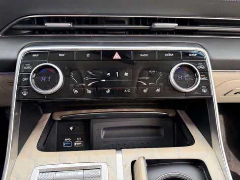 Used 2023 Genesis GV80 2.5T w/ Prestige 20" Package image 24