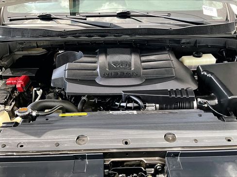 Used 2021 Nissan Titan PRO-4X w/ Pro-4x Convenience Package AWD/4WD image 31