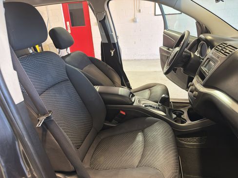 Used 2016 Dodge Journey SE image 22