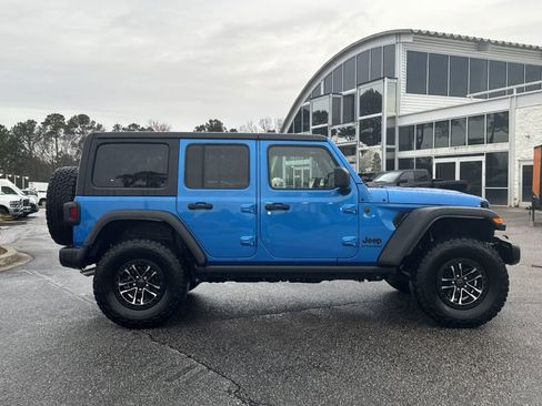 Used 2024 Jeep Wrangler Willys image 11