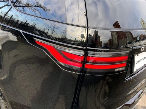 New 2026 Land Rover Discovery Limited Edition image 14