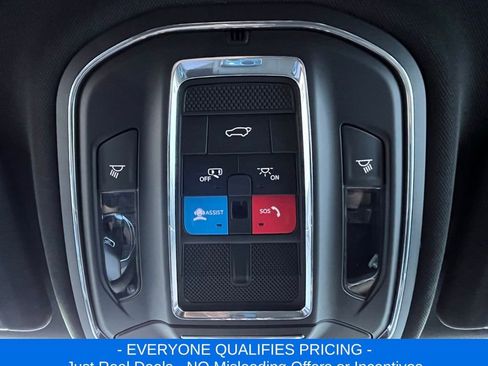 New 2025 Jeep Grand Cherokee L Laredo image 20