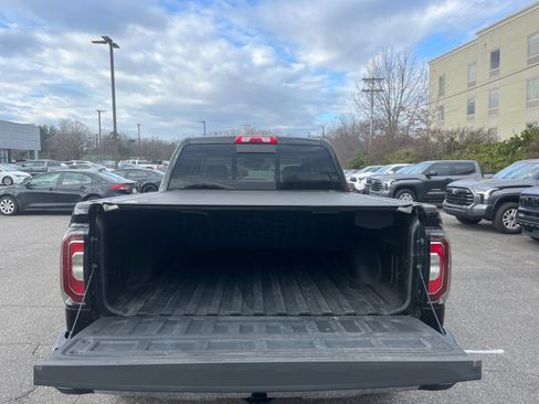 Used 2018 GMC Sierra 1500 SLT image 16