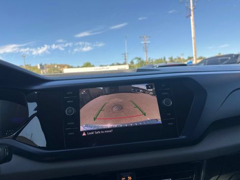 Certified 2023 Volkswagen Taos SE AWD/4WD image 60