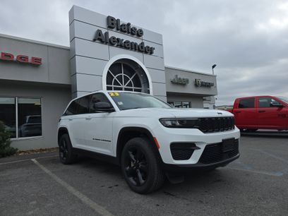 Used 2023 Jeep Grand Cherokee Altitude