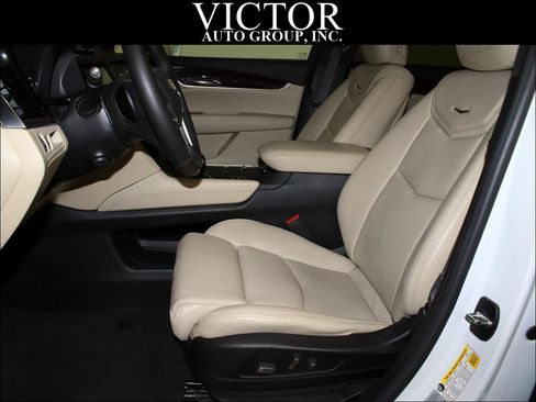 Used 2017 Cadillac XT5 Premium Luxury AWD/4WD image 19