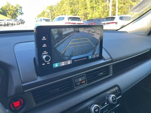 Used 2025 Honda Pilot EX-L image 26