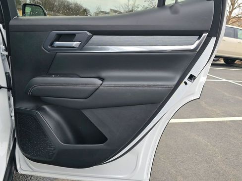 New 2026 GMC Terrain Elevation w/ Elevation Premium Package image 32