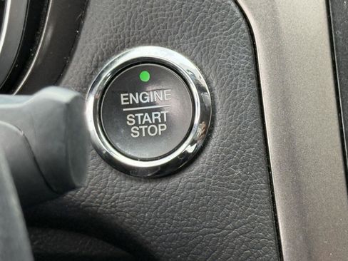 Used 2017 Ford Fusion SE FWD image 16