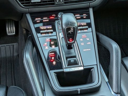 Used 2021 Porsche Cayenne Turbo image 23