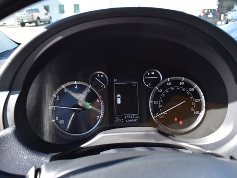 Used 2022 Lexus GX 460 Luxury image 17