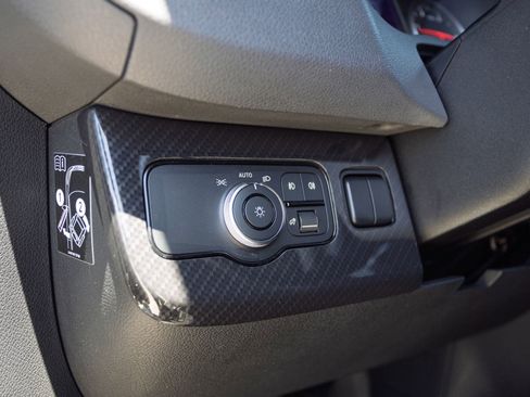 Used 2022 Mercedes-Benz Sprinter 2500 image 25