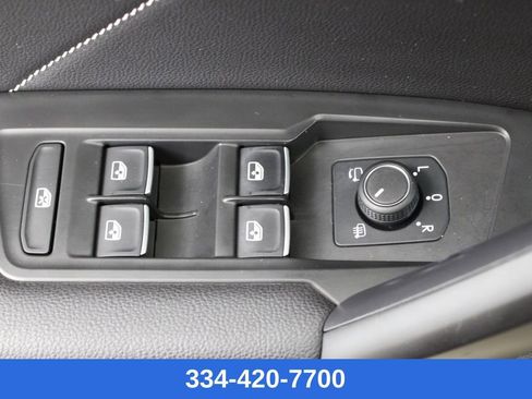 Certified 2022 Volkswagen Tiguan SEL R-Line image 18